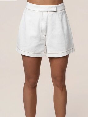 NWT JLUXLABEL WHITE CITY STROLL DENIM SHORTS - SIZE SMALL - pristine condition